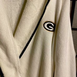 NFL Women’s Robe in Cream Color trimmed in Green Satin and G LOGO.
